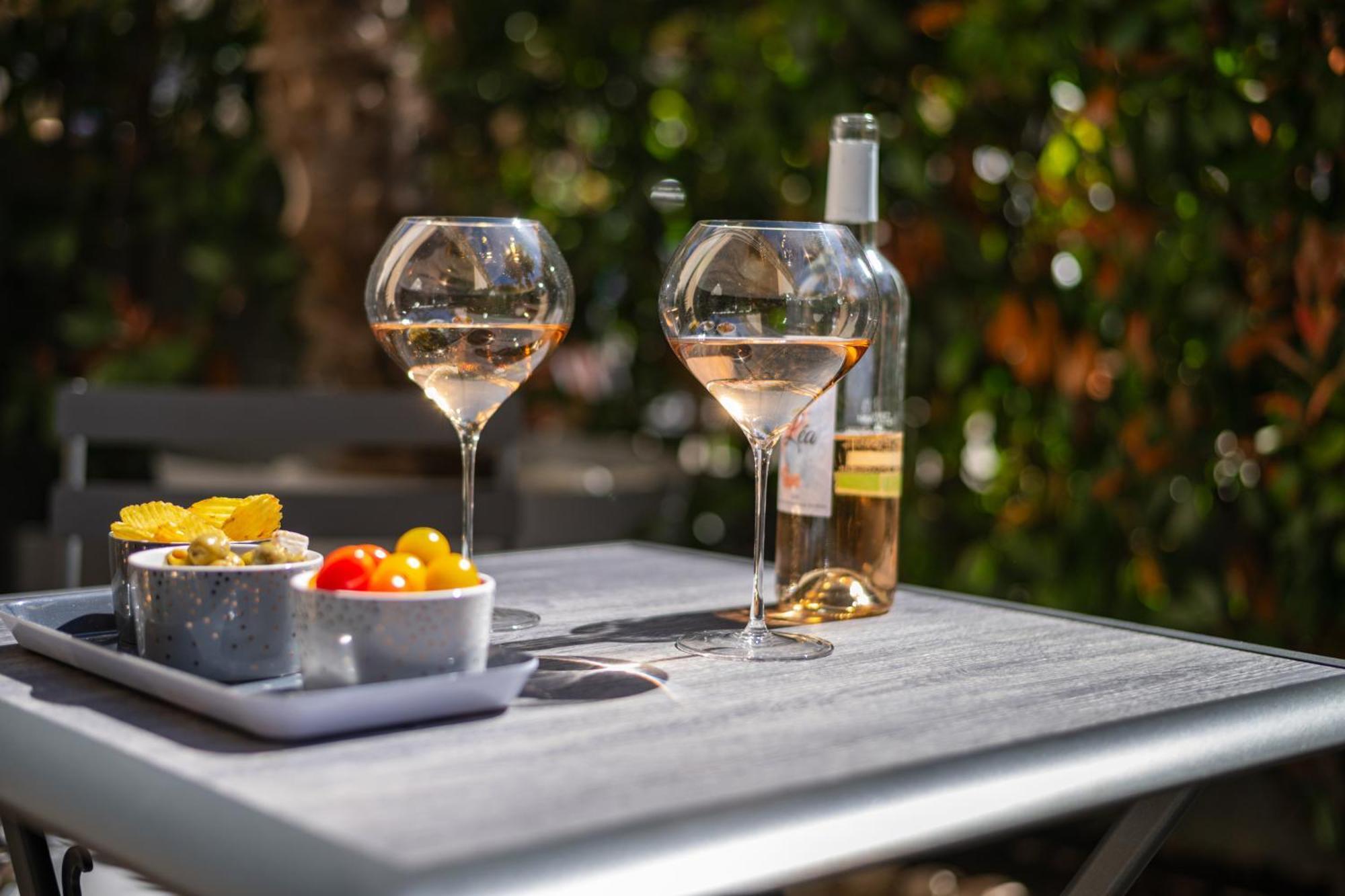Le Coq Wagner - Parking - Air Conditioning - Pool Apartment Menton Bagian luar foto