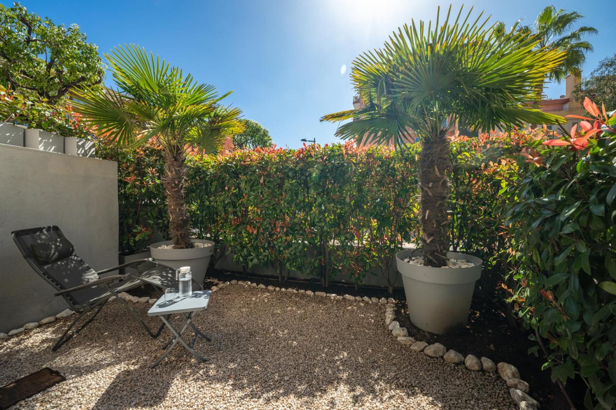 Le Coq Wagner - Parking - Air Conditioning - Pool Apartment Menton Bagian luar foto
